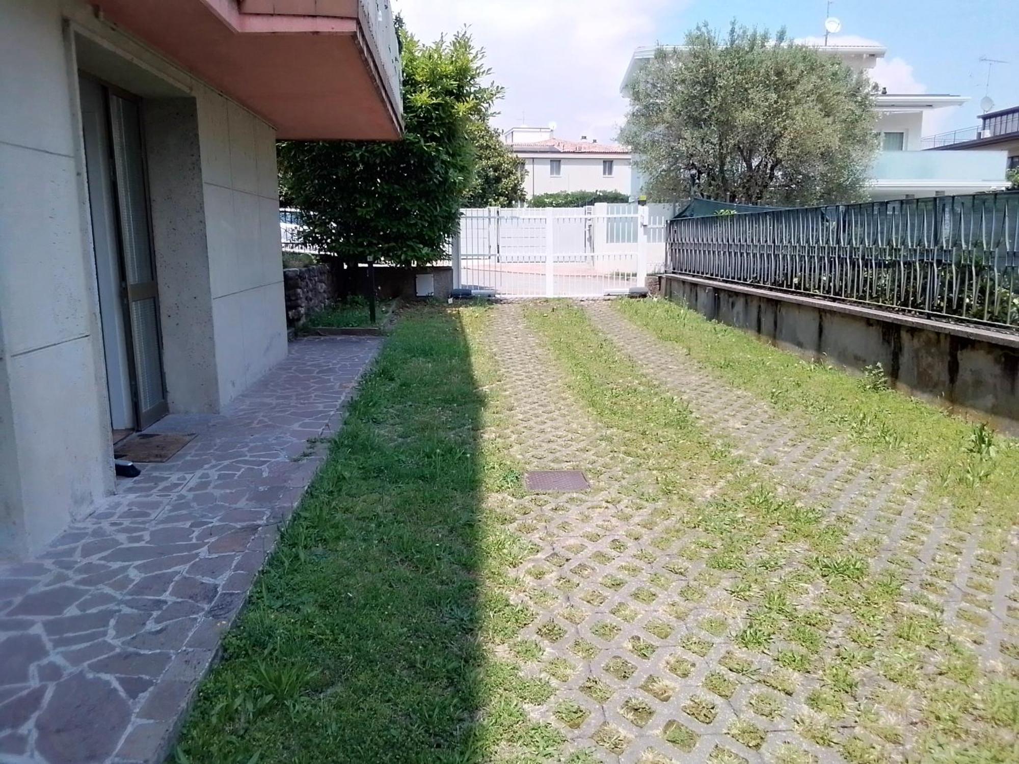 Holiday Apartaments Desenzano del Garda Exterior photo